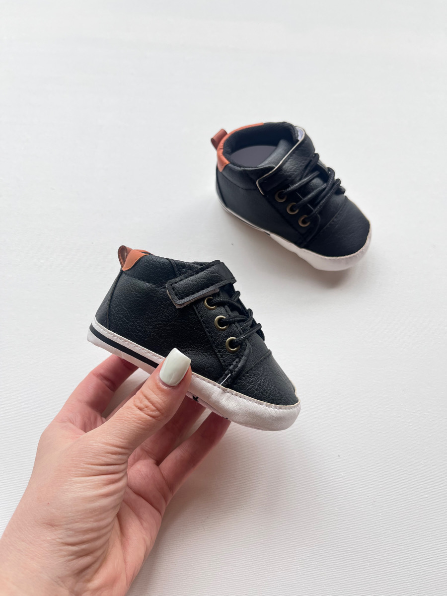 پاپوش چرم سیاه چسبی ۵۰۶۹