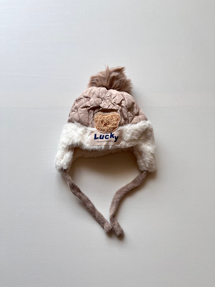 کلاه شمعی تدی لاکی نسکافه ای خز سفید ۱۰۰۴۲