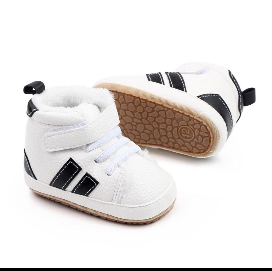 پاپوش سفید داخل خز ۵۰۸۲