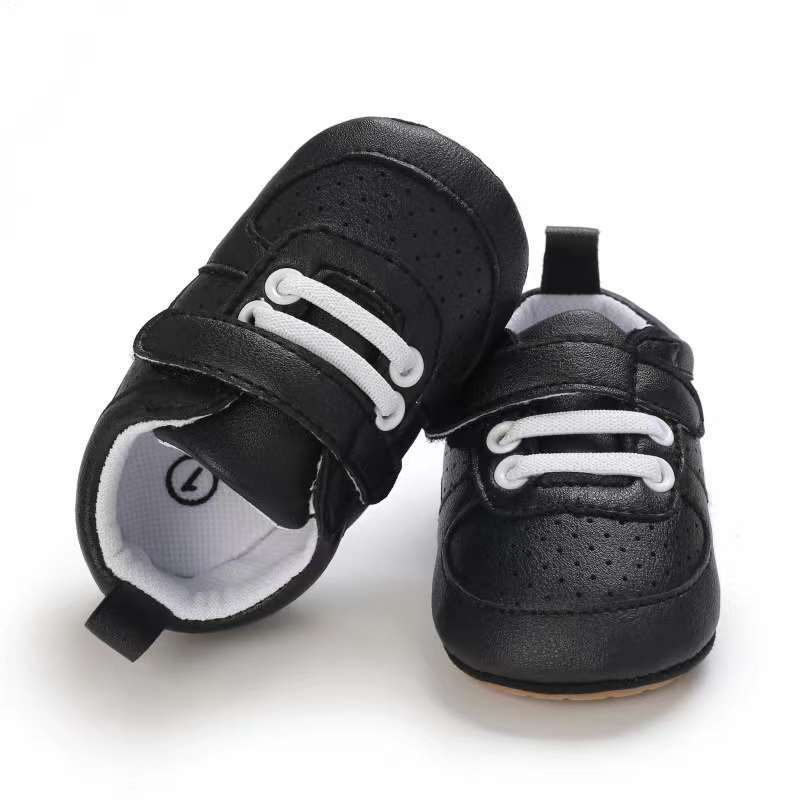 کتانی چرم سیاه سوزنی