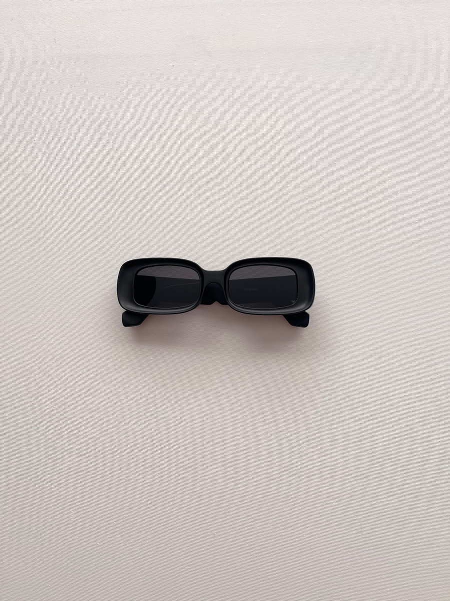 عینک سیاه پرادا دسته پهن ۶۰۵۰