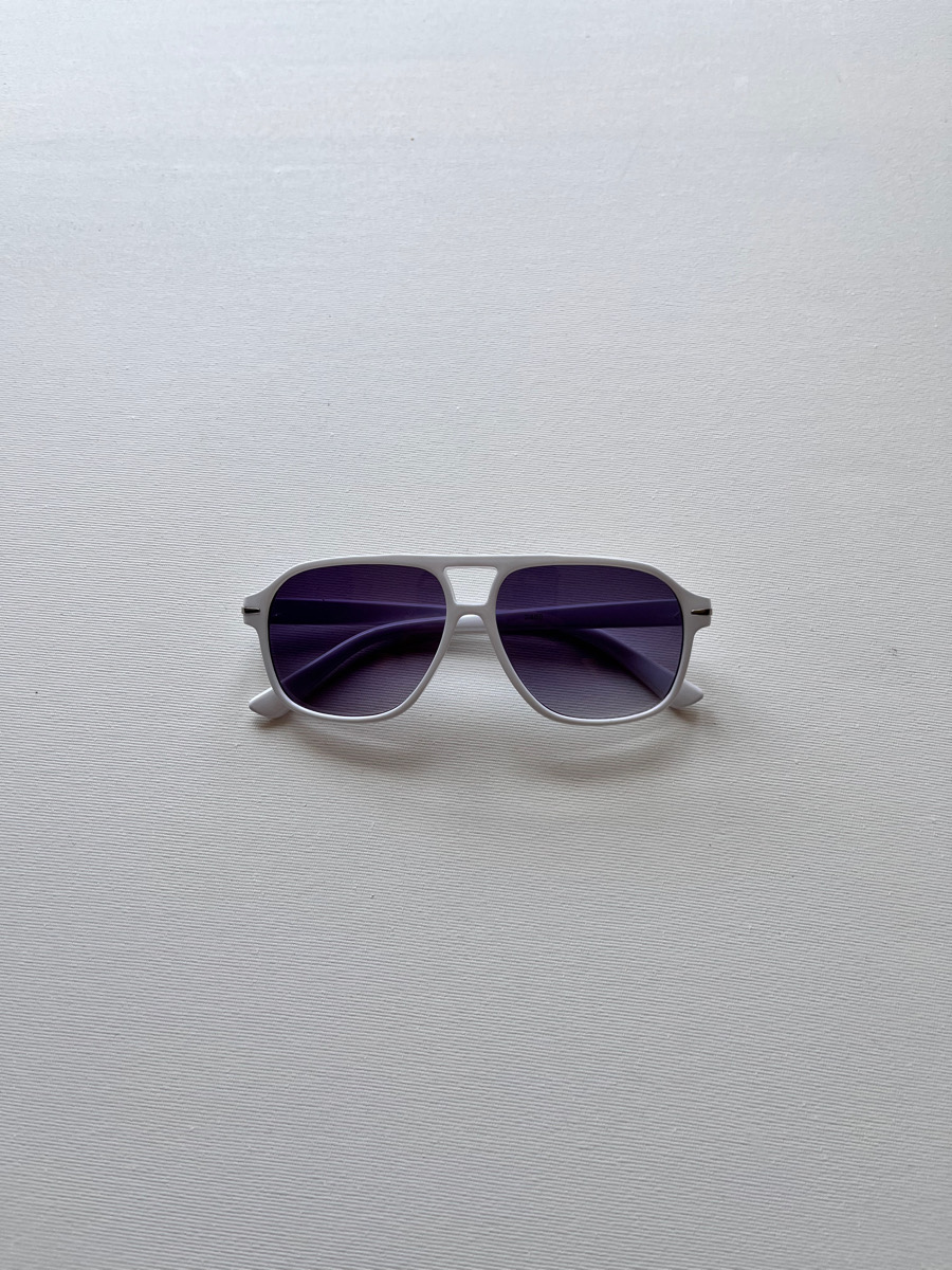 عینک سفید ‌پرادا بیضی  ۶۰۴۱