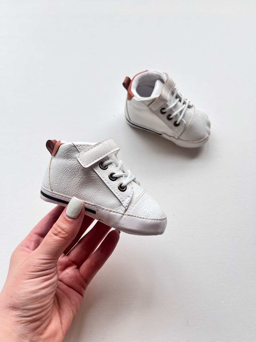 پاپوش چرم سفید چسبی ۵۰۷۰