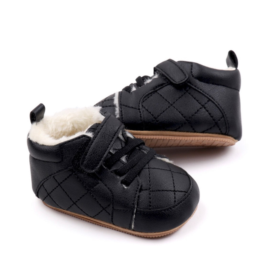 پاپوش سیاه داخل خز دوختی ۵۰۸۷